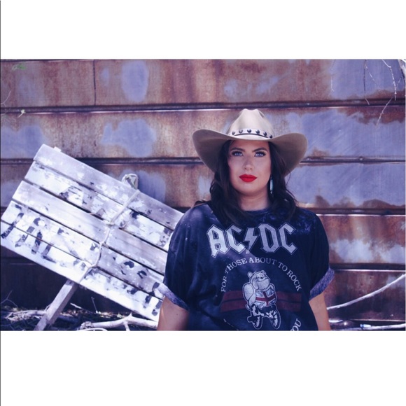 Meet your Posher, Morgan - Picture 3 of 4